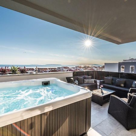 Villa Magnifica Penthouse With Jacuzzi Novalja Exterior foto